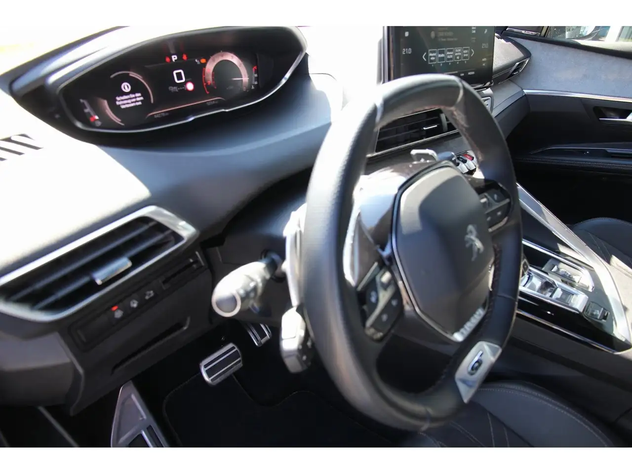 Peugeot 5008 GT PT 180 EAT8 7-S Carplay 360° LED Focal 11