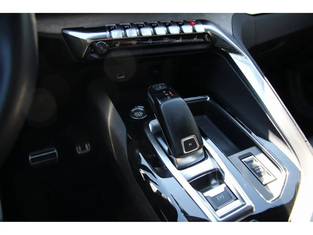 Peugeot 5008 GT PT 180 EAT8 7-S Carplay 360° LED Focal 17