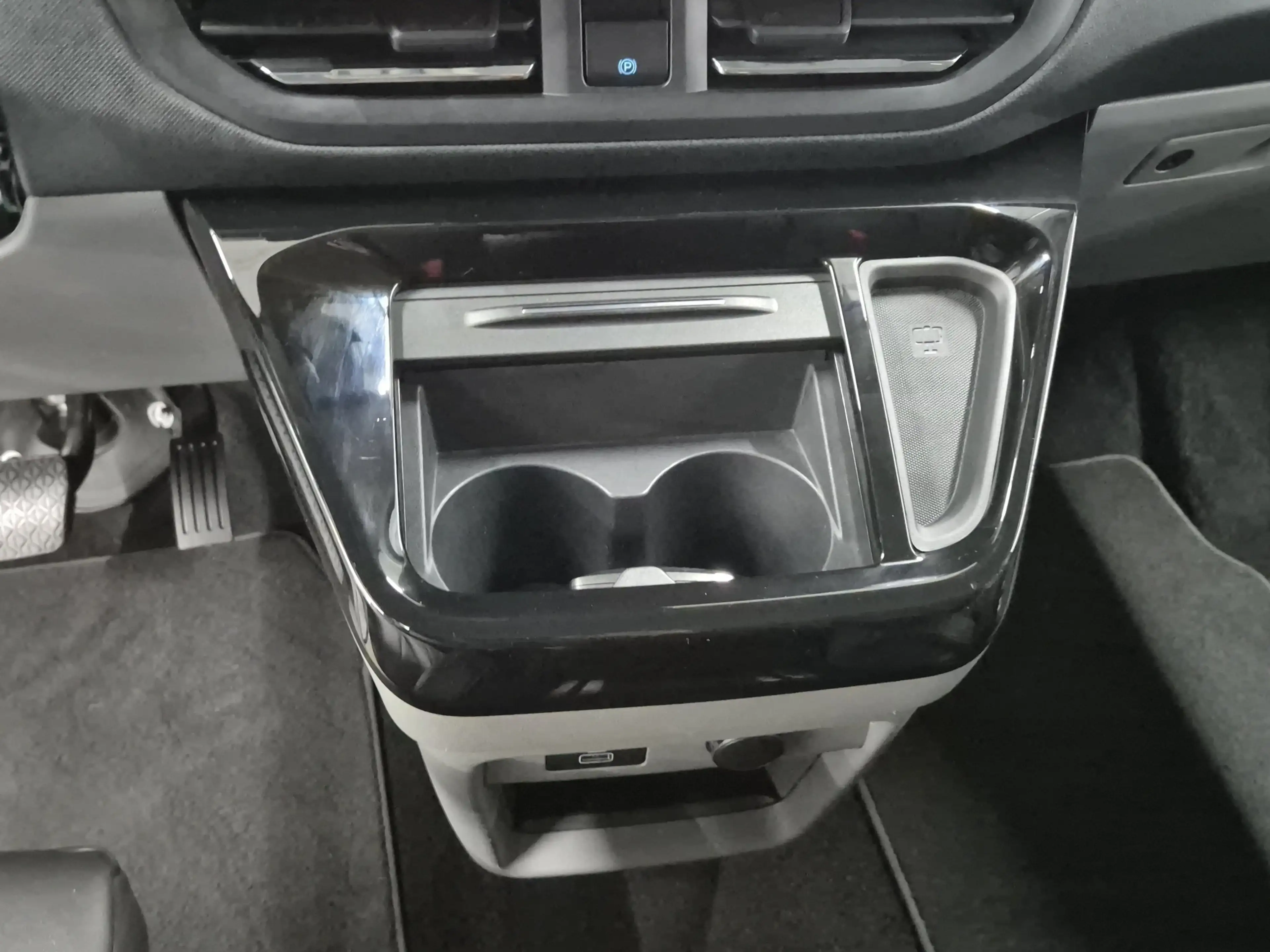 Ford Tourneo Custom Titanium X L2 Aut.*Matrix*360Grad*Leder*ACC*Sound- — photo 14