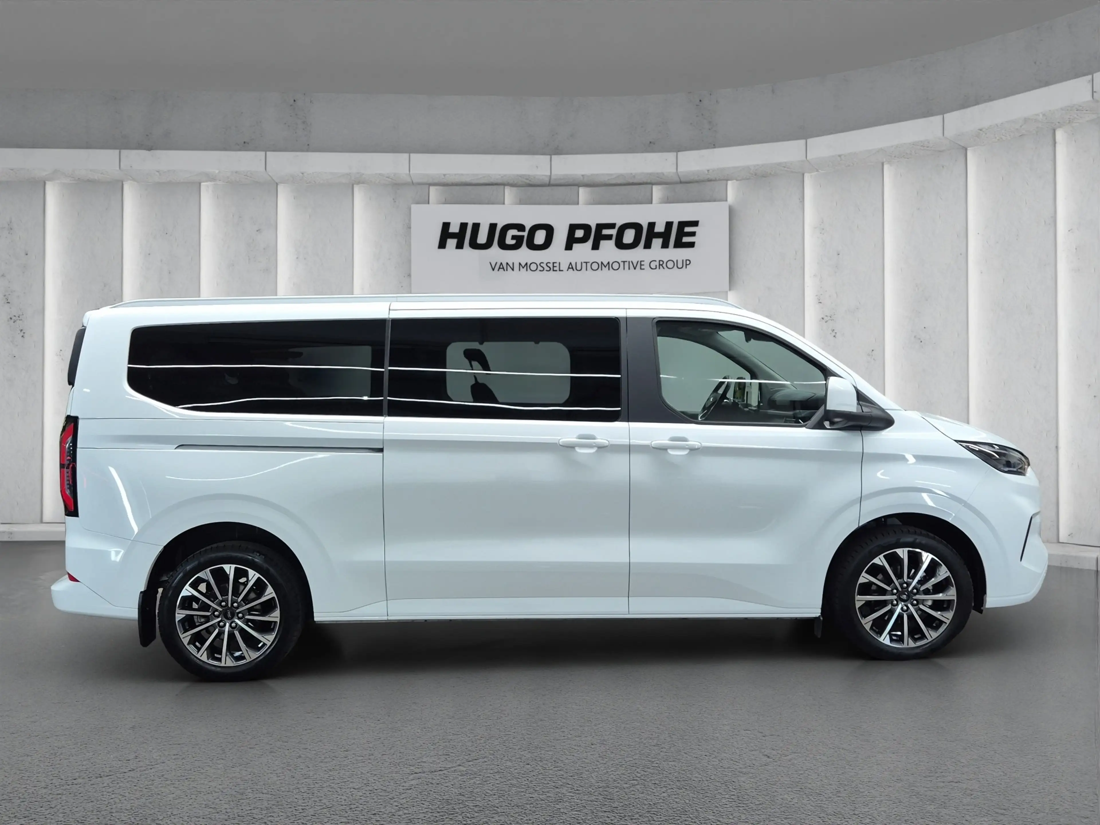 Ford Tourneo Custom Titanium X L2 Aut.*Matrix*360Grad*Leder*ACC*Sound- — photo 6