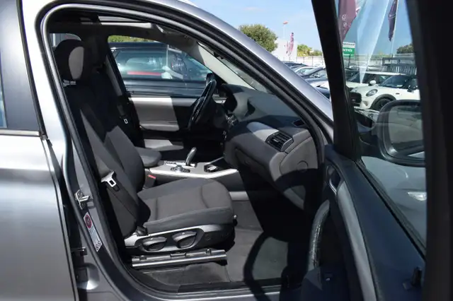 BMW X3 view 5