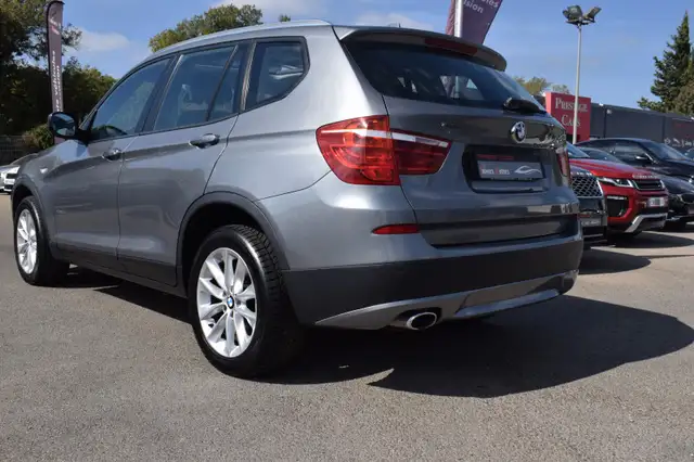 BMW X3 view 9