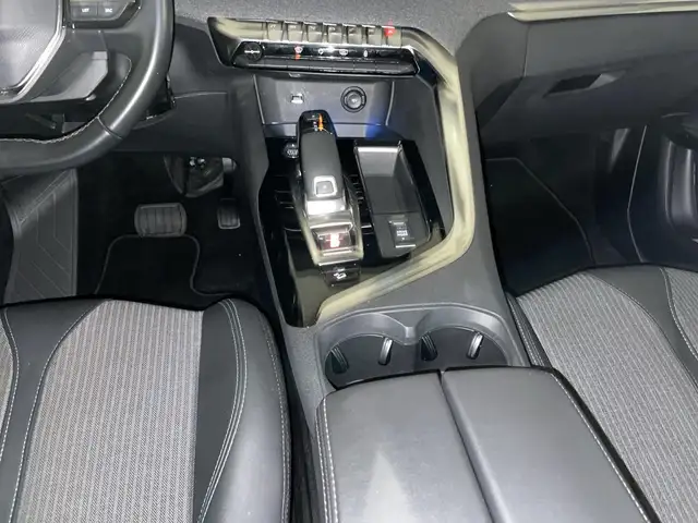 Peugeot 3008 view 10