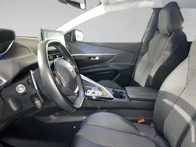 Peugeot 3008 view 4