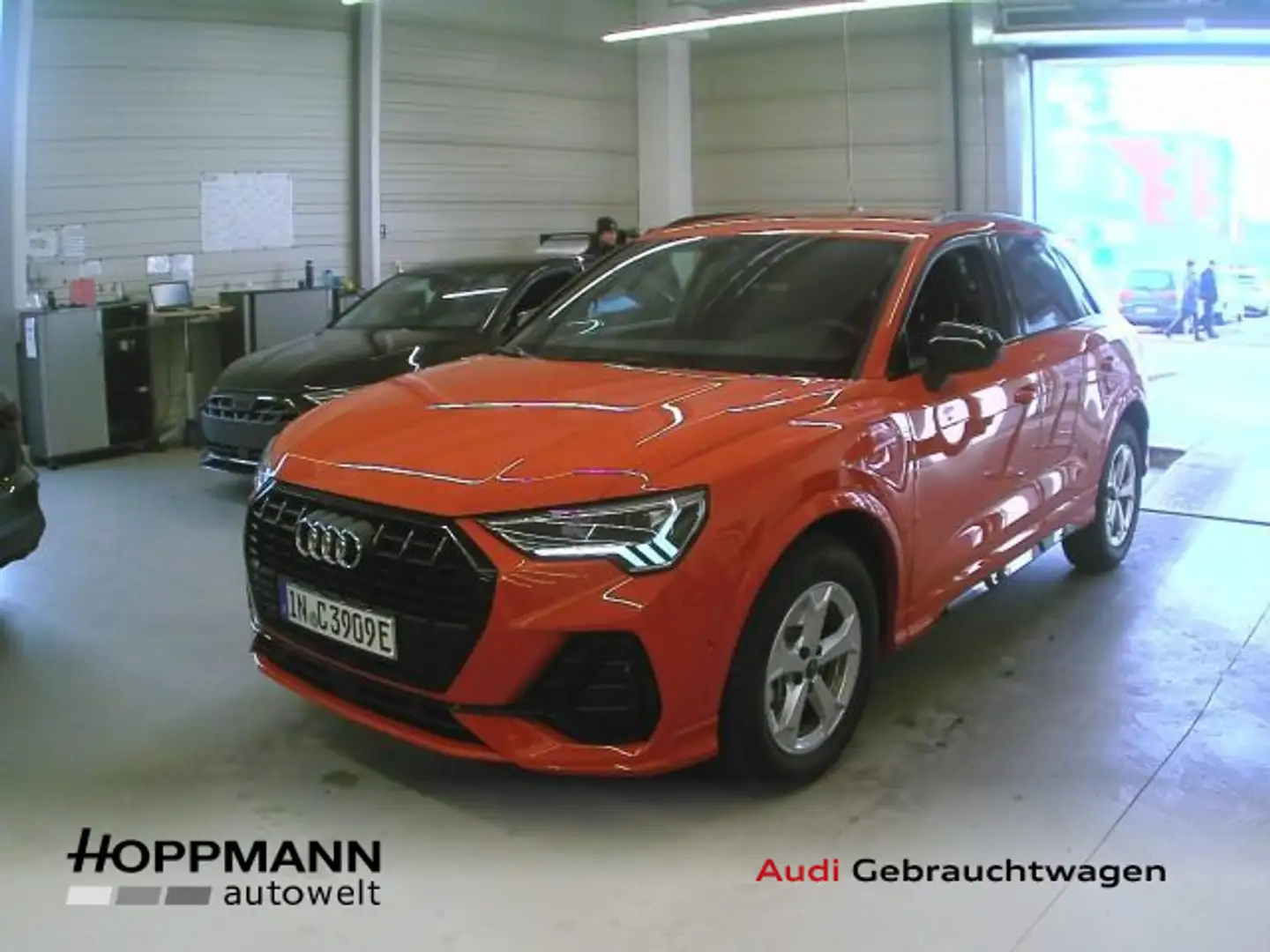 Audi Q3 45 1.4 TFSI e S line (EURO 6d) 45 TFSI e S li Orange - 1