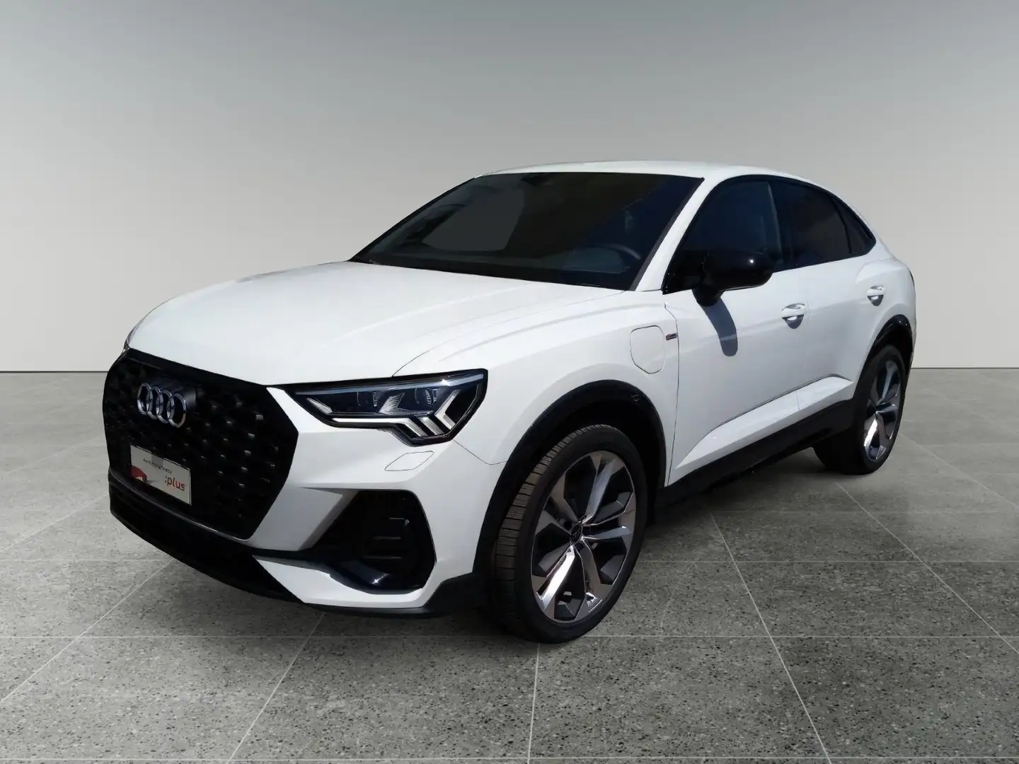 Audi Q3 SPB 45 TFSI e S tronic Identity Black Bianco - 1
