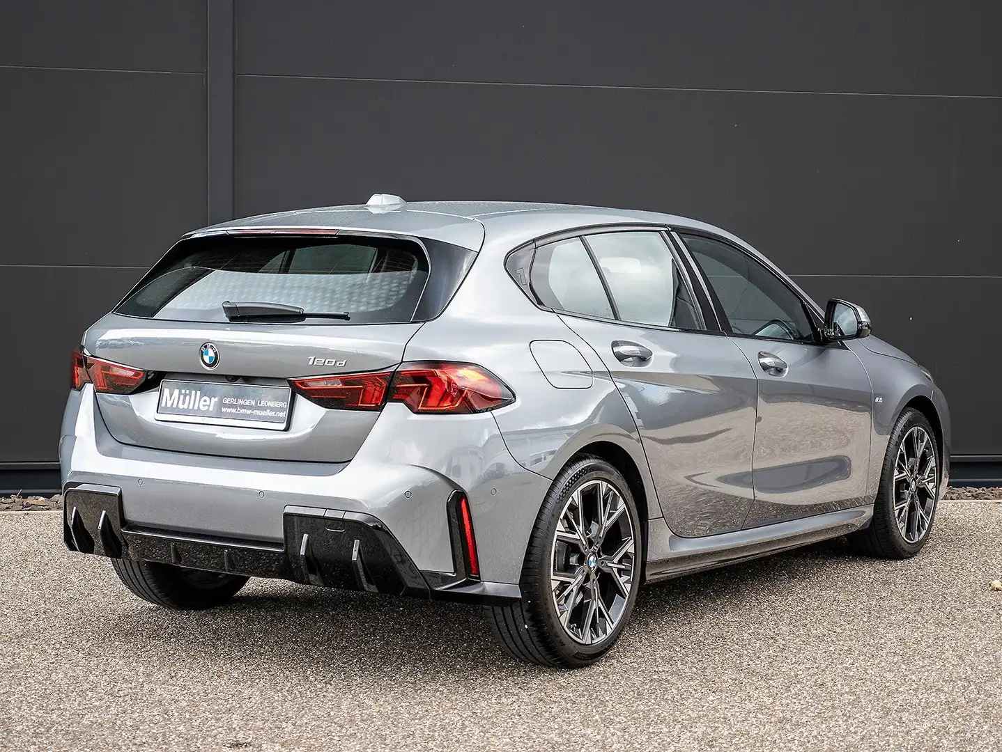 BMW 120 d 5-Tür. Aut M Sportpaket ACC 360° HUD 1VB Grau - 2