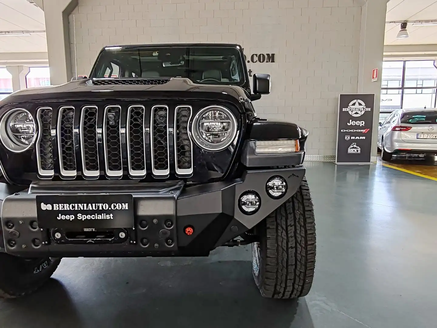 Jeep Gladiator 3.0 V6 4X4 ROCK'S EDITION GARANZIA JEEP 2027 Negro - 1