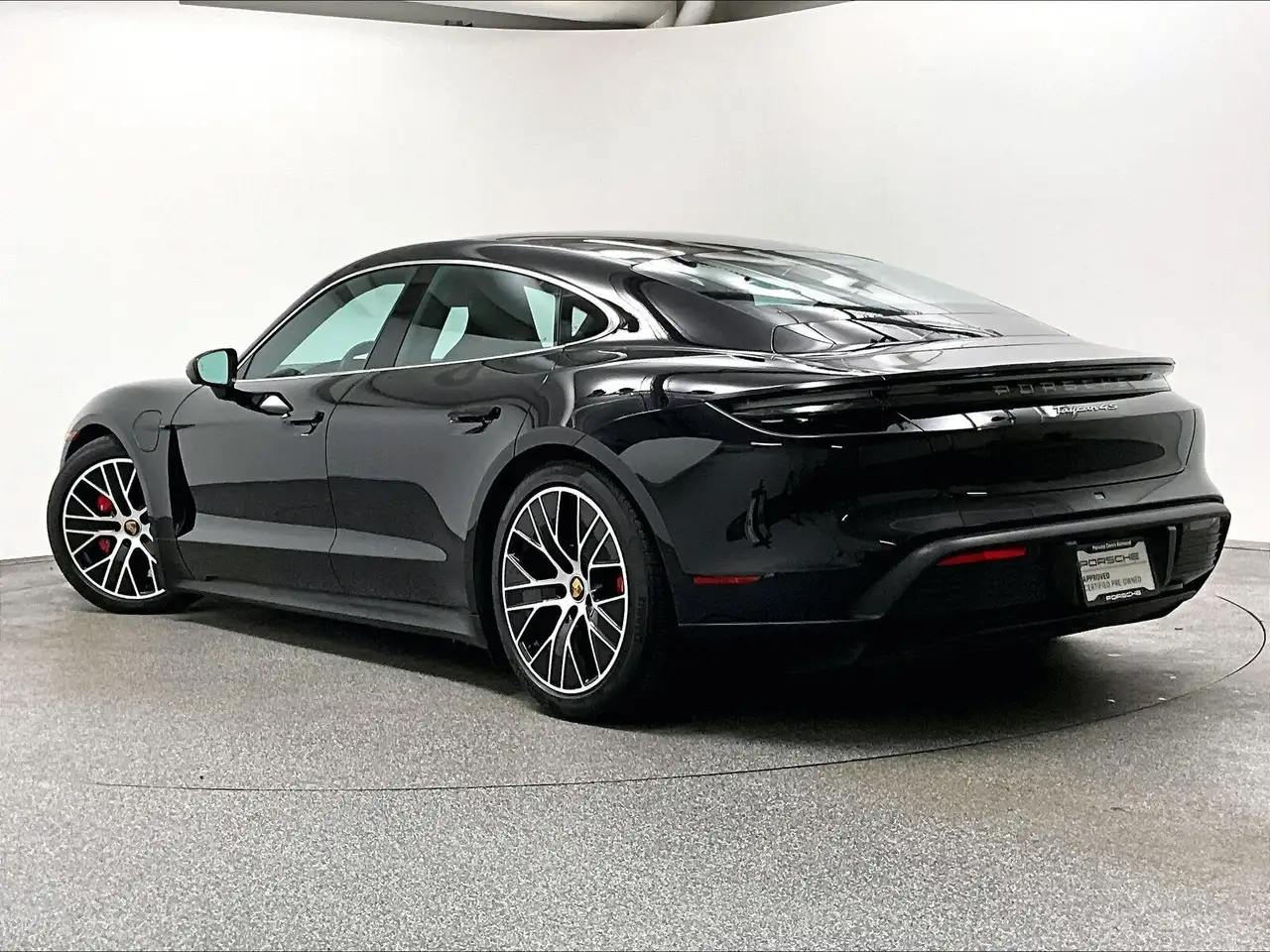 Porsche Taycan photo Porsche Taycan