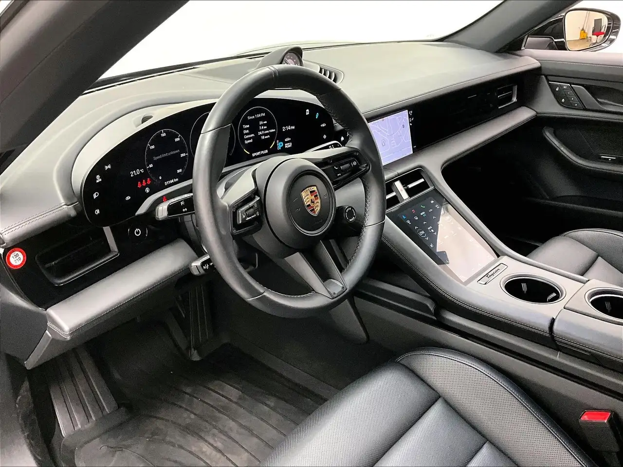Porsche Taycan photo Porsche Taycan