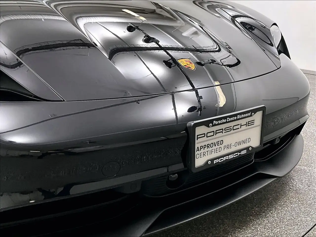 Porsche Taycan photo Porsche Taycan
