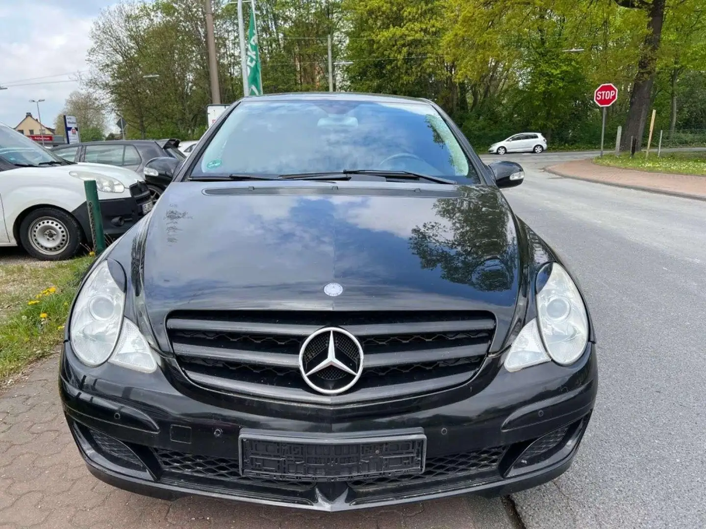 Mercedes-Benz R 350 MATIC 6-SITZER/NAVI/T.LEDER/KETTE-PROBLEM Černá - 2