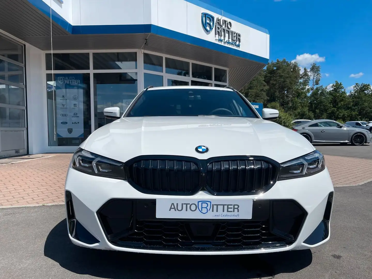 BMW 320 Touring d M Sport PRO ACC+AHK Weiß - 2
