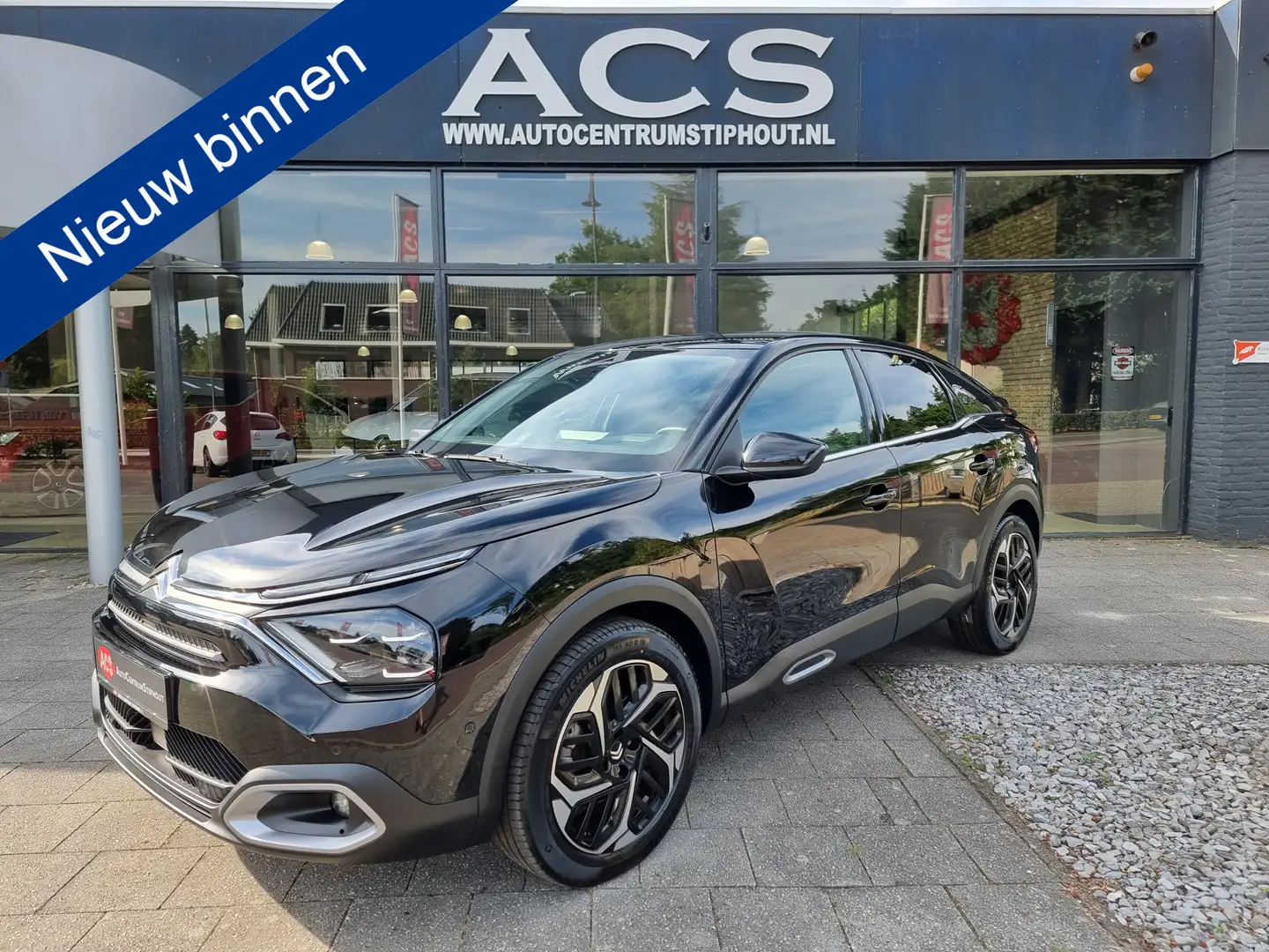 Citroen C4 1.2 Puretech Shine Zwart - 1