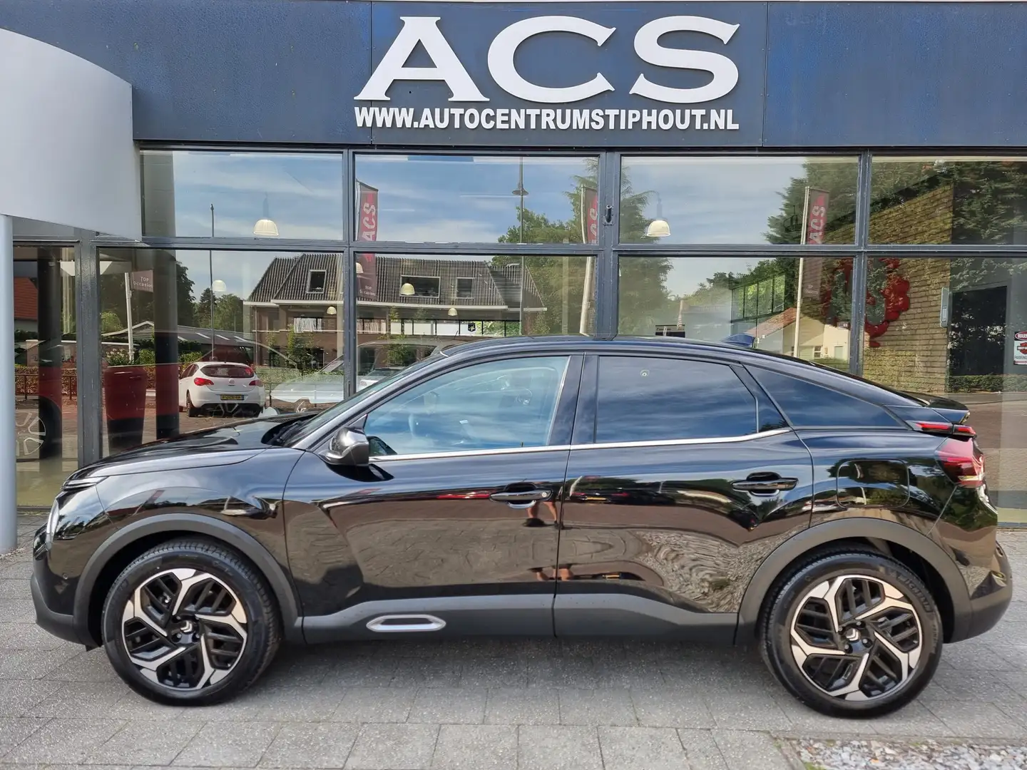 Citroen C4 1.2 Puretech Shine Zwart - 2