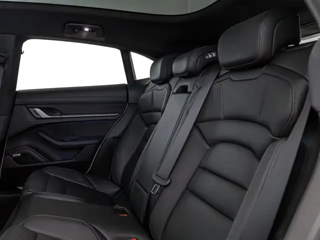 Porsche Taycan view 15