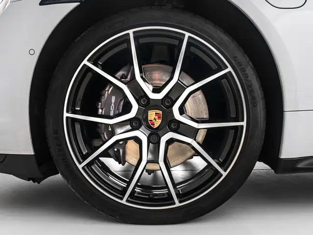 Porsche Taycan view 9