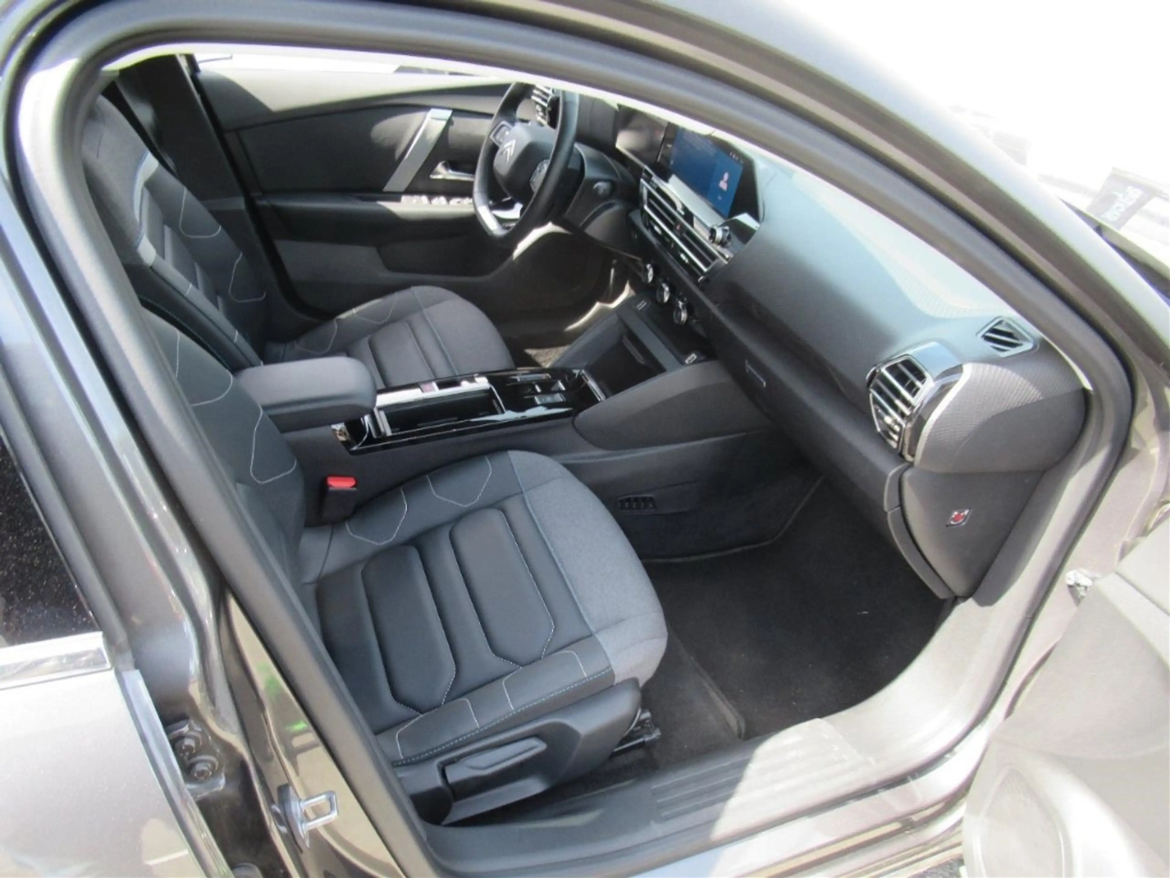 Citroen E-C4 Electric Shine 11kw Shz Navi Kamera PDC Schiebedach — photo 4