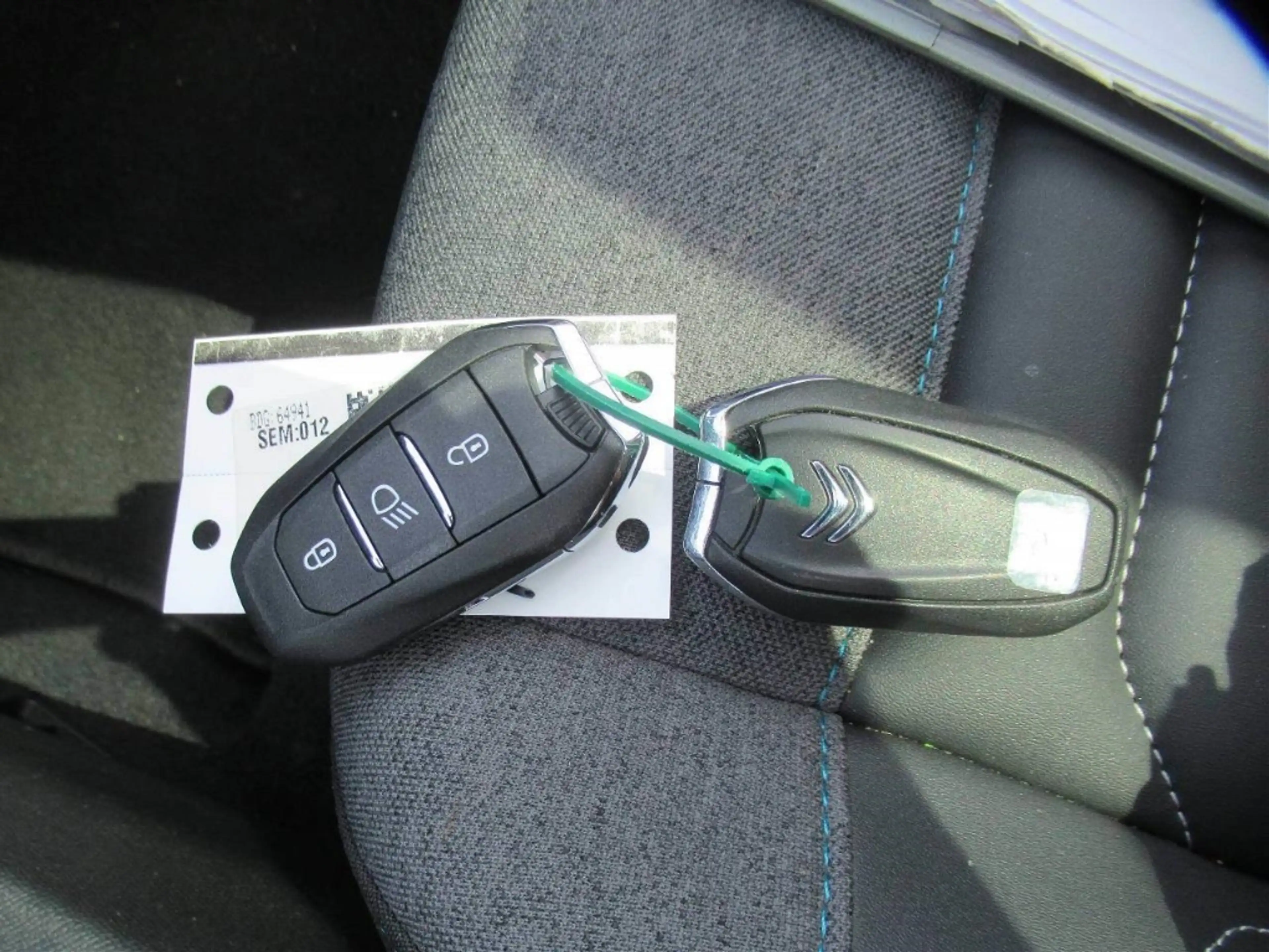 Citroen E-C4 Electric Shine 11kw Shz Navi Kamera PDC Schiebedach — photo 6