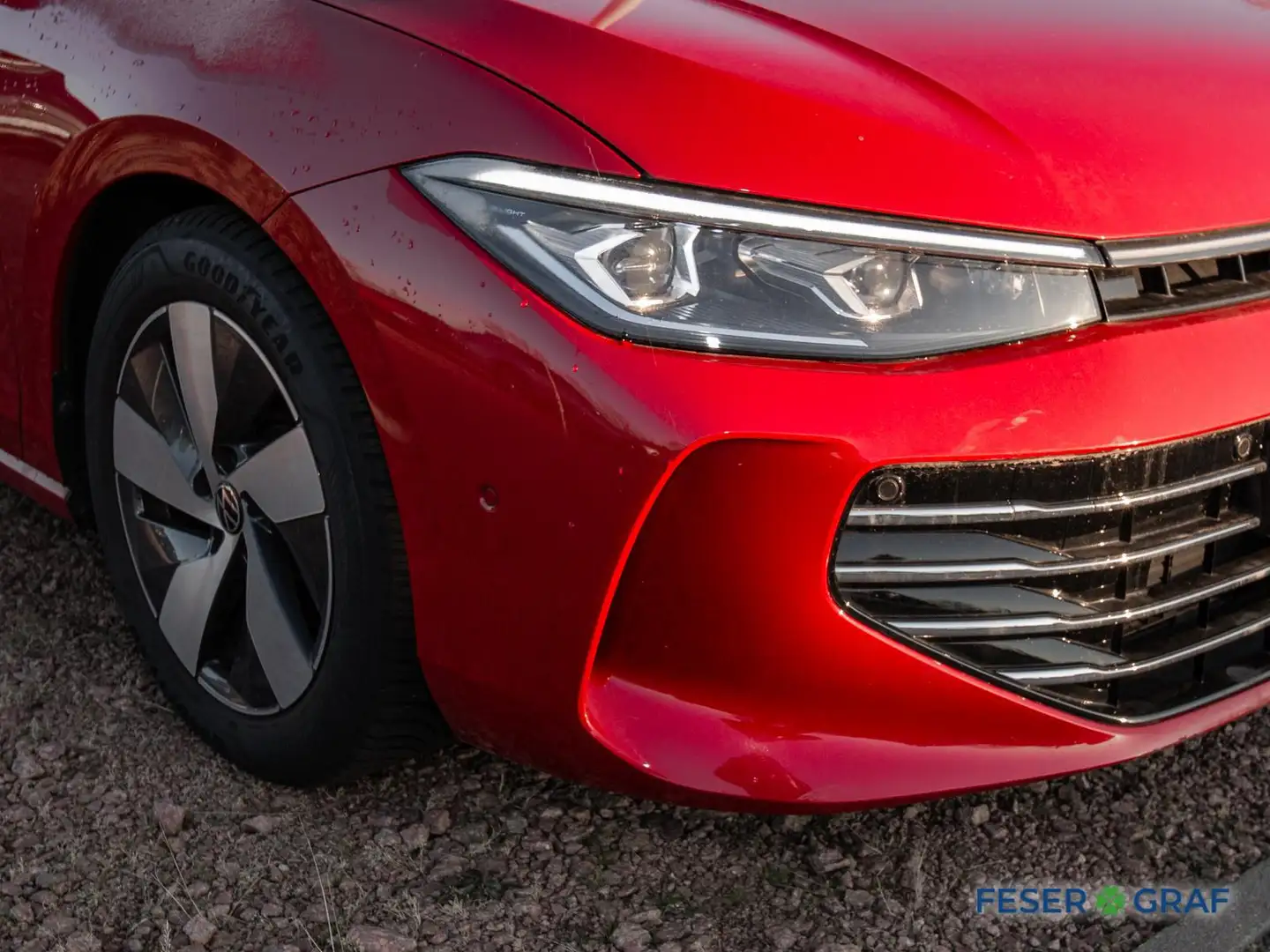Volkswagen Passat 2.0 TDI Elegance DSG AHK/Akustik/AreaView Rot - 2