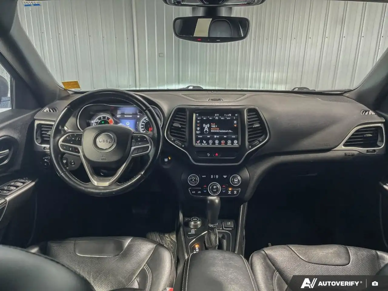 Jeep Cherokee снимка Jeep Cherokee