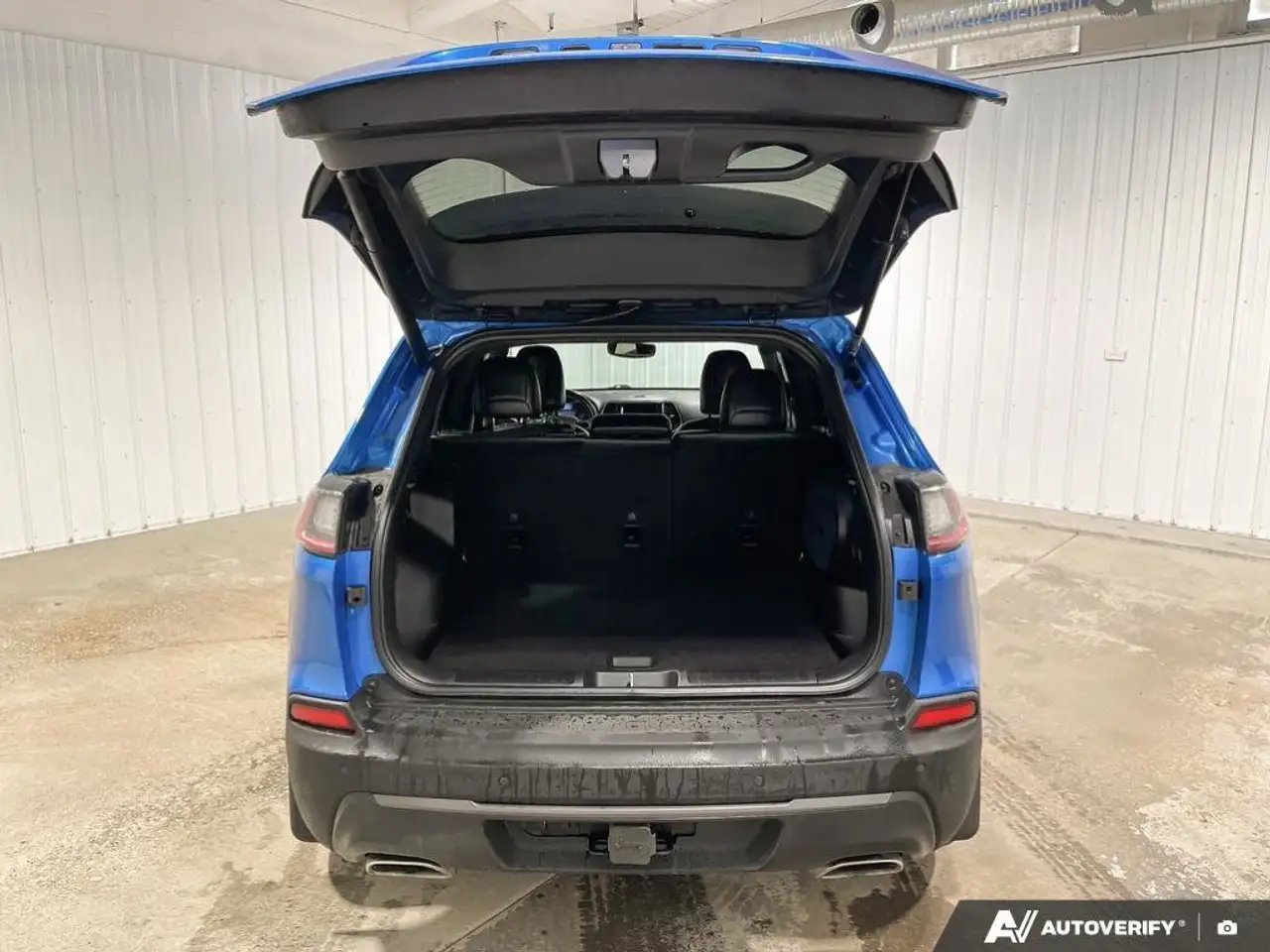 Jeep Cherokee снимка Jeep Cherokee