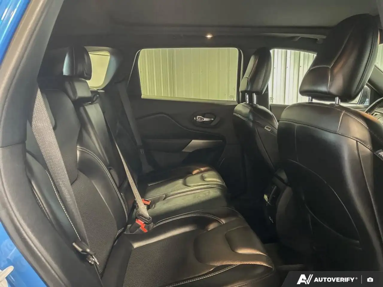 Jeep Cherokee снимка Jeep Cherokee