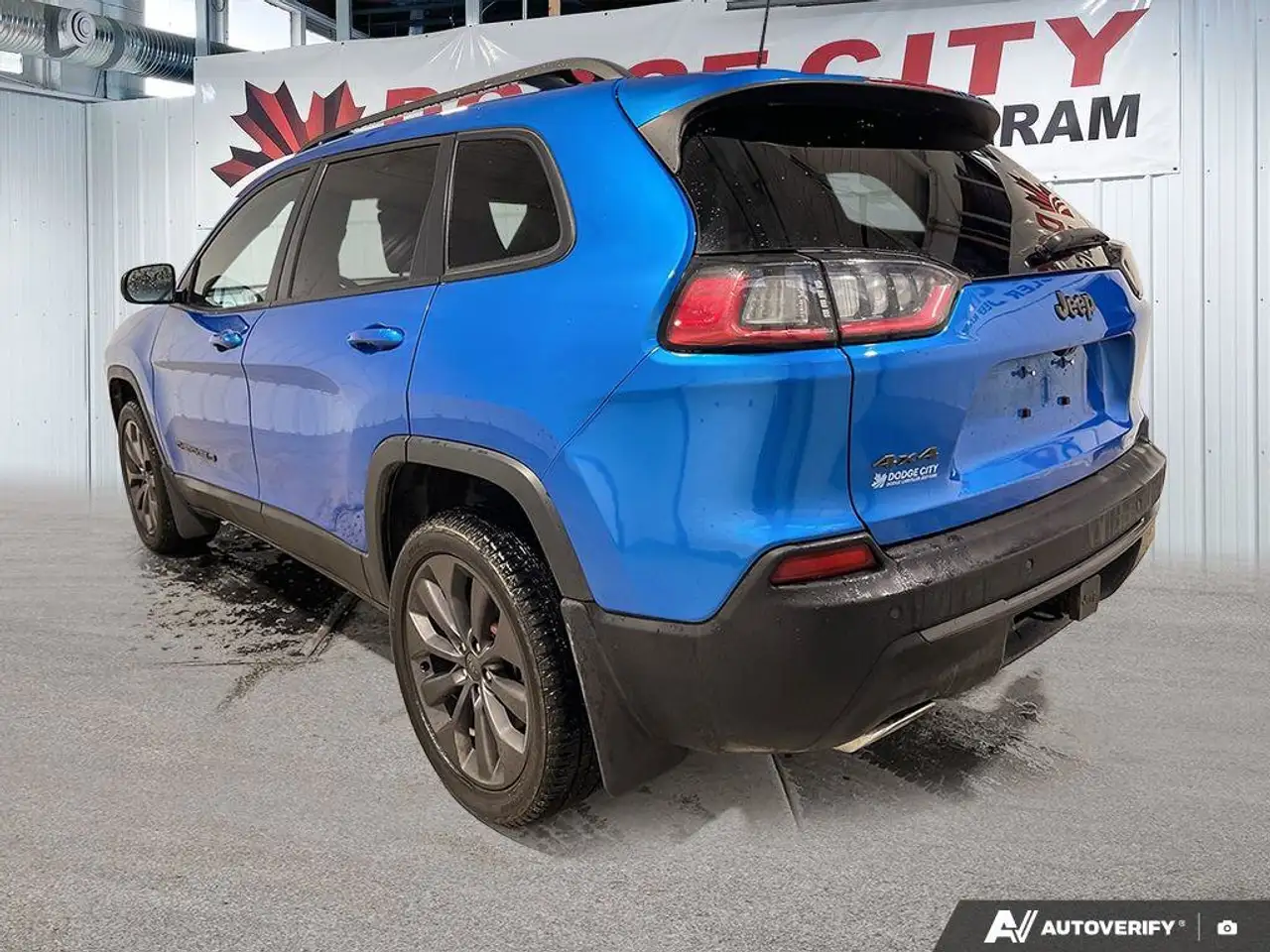 Jeep Cherokee снимка Jeep Cherokee