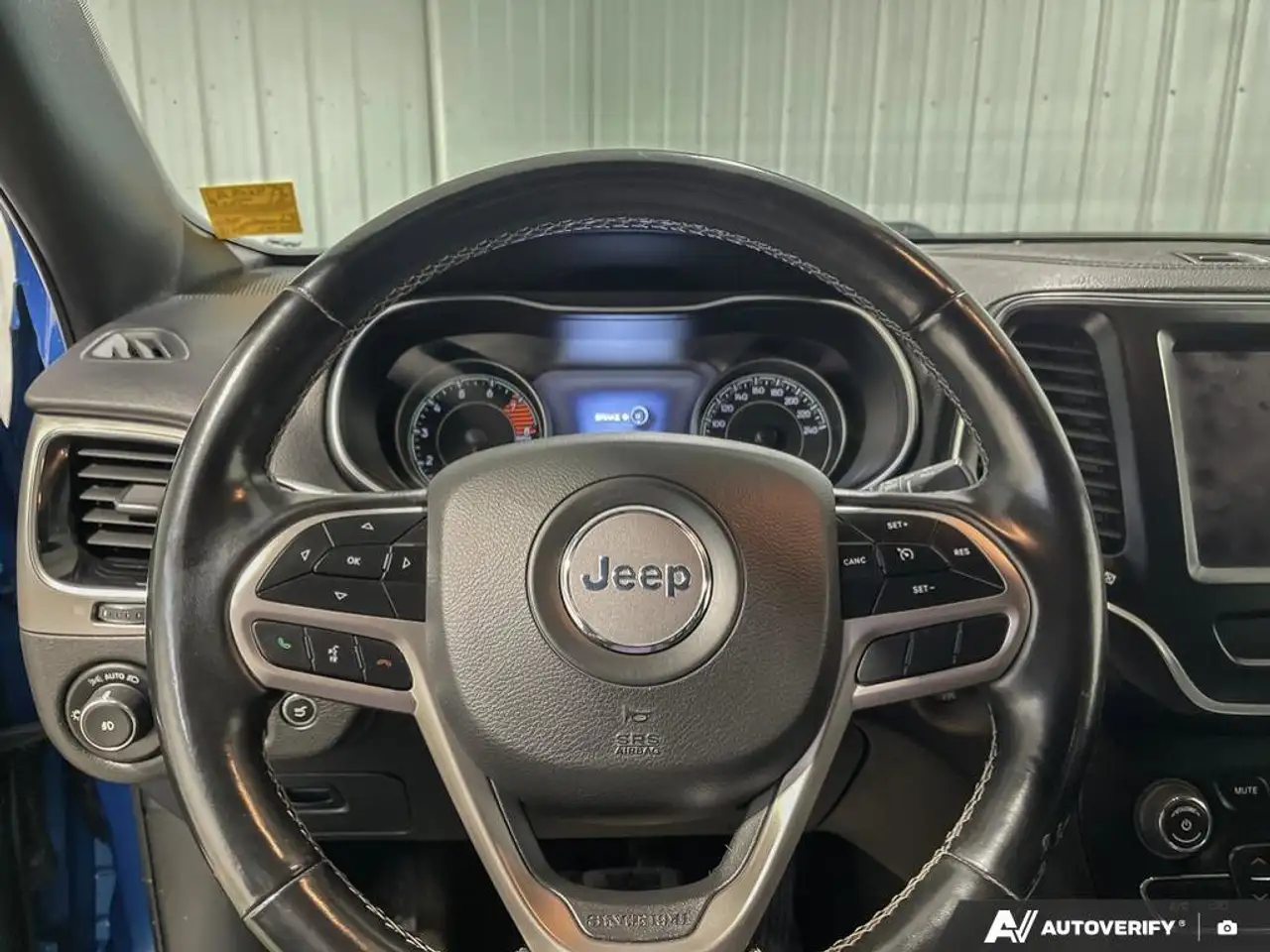 Jeep Cherokee снимка Jeep Cherokee