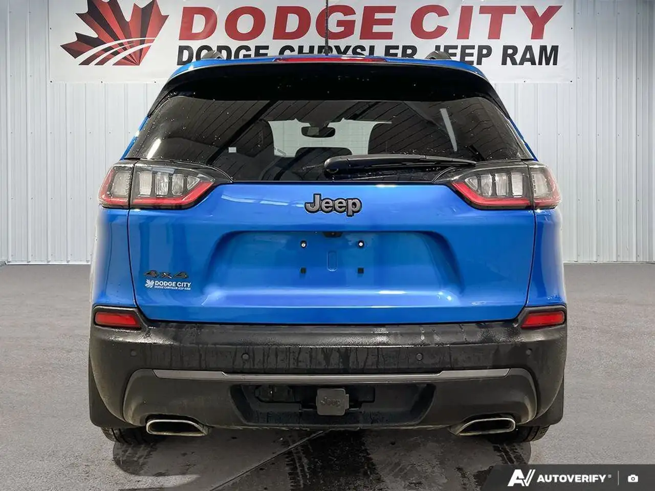 Jeep Cherokee снимка Jeep Cherokee