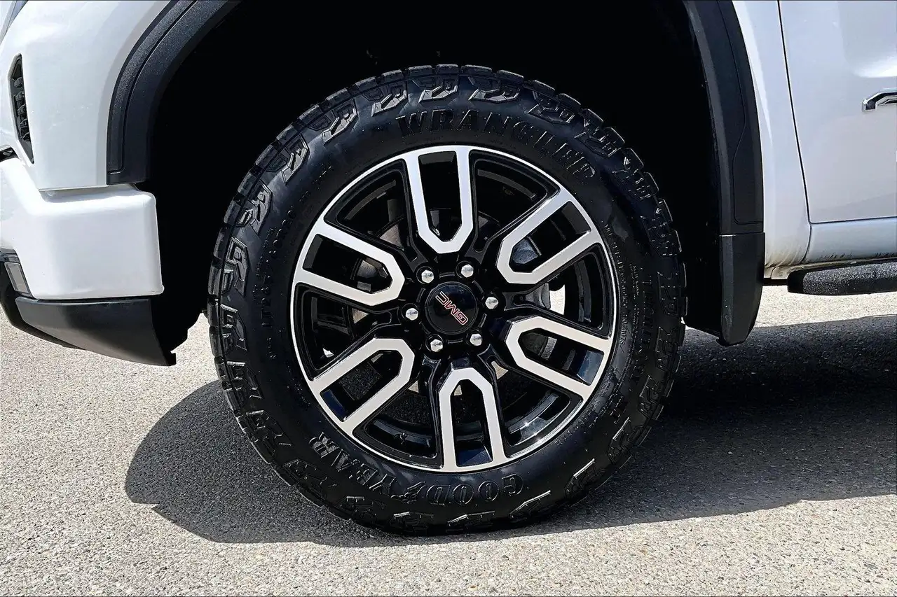 GMC Sierra 1500 photo GMC Sierra 1500