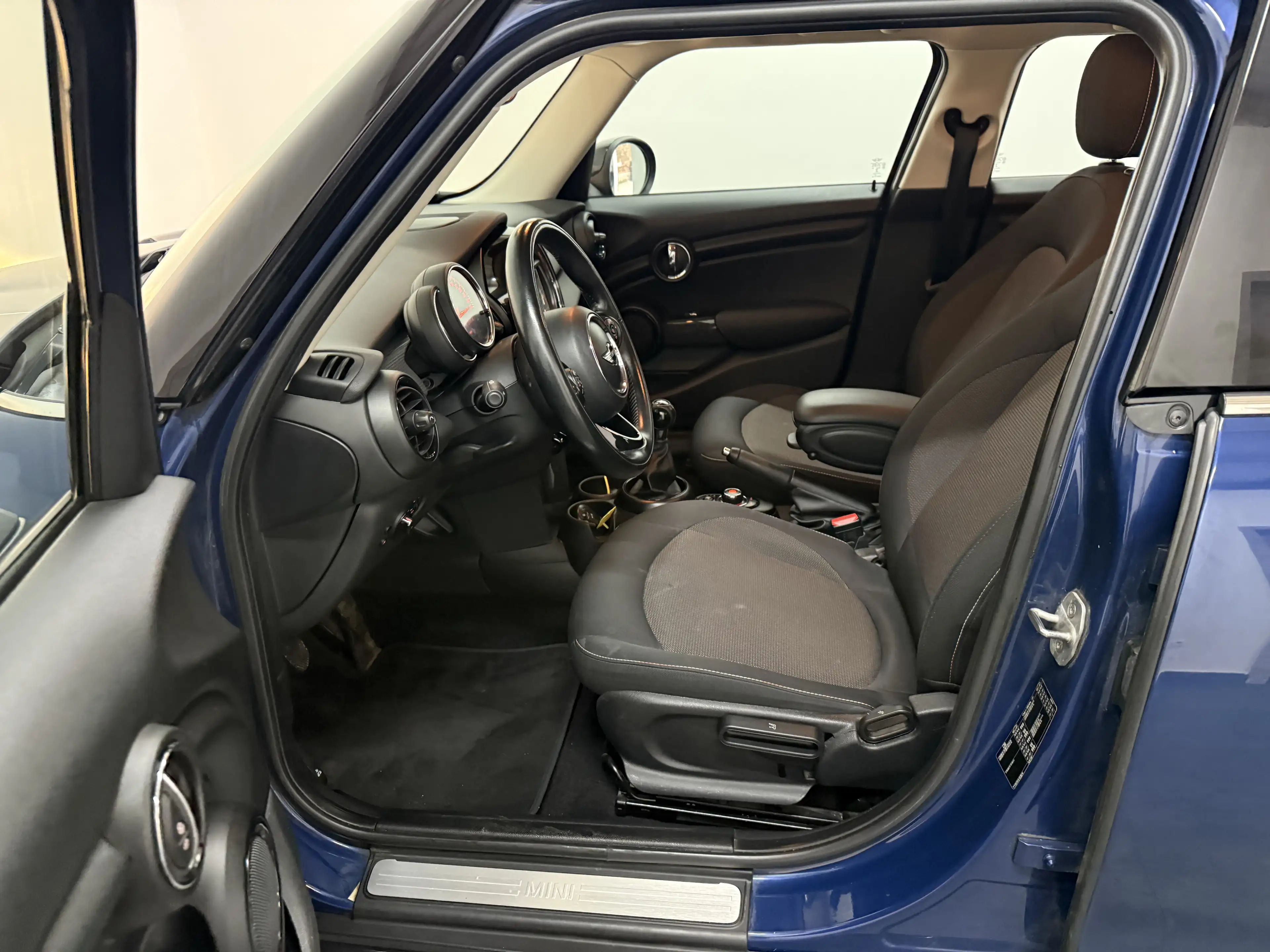MINI Cooper D 1.5 D Cooper Euro6 - Navi - Carnet — photo 12