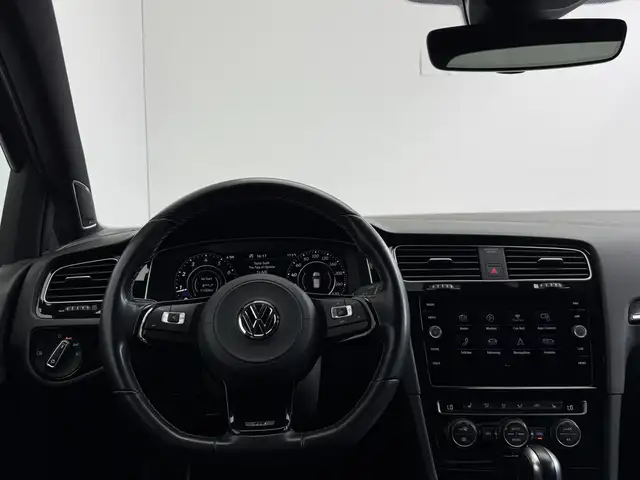 Volkswagen Golf view 11