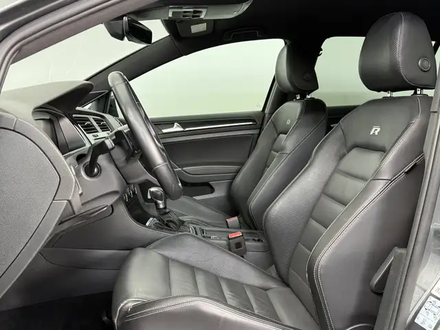 Volkswagen Golf view 8