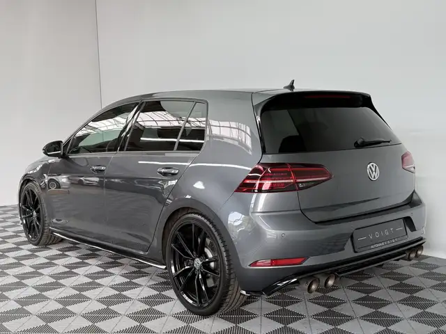 Volkswagen Golf view 3
