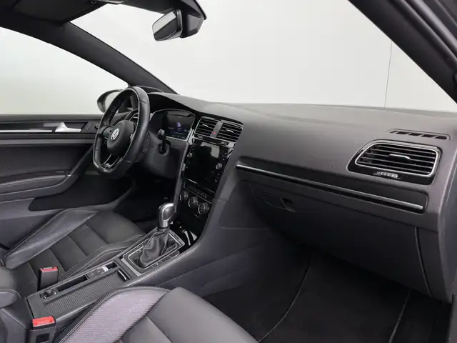 Volkswagen Golf view 12