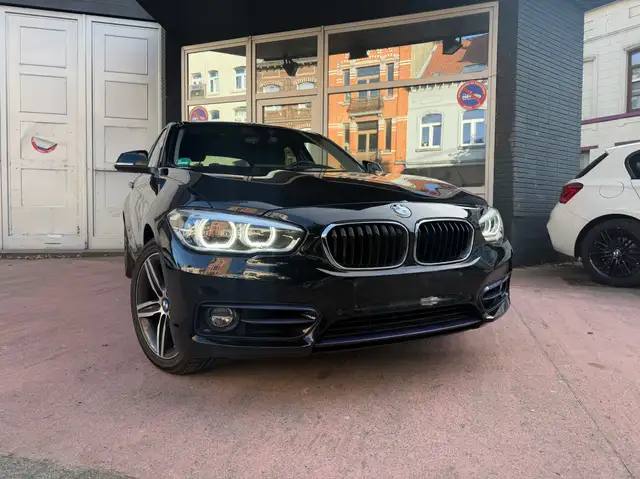 BMW 120 GARANTIE - B48 - SPORTLINE - LED - PREMIUM SOUND - NAVIGATION - CRUISE CONTROL - SIEGES CHAUFFANTS - KIT HIVER INCL.