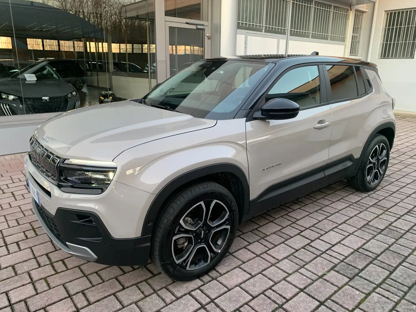 Jeep Avenger Avenger 1.2 turbo hybrid mhev Summit dct Beige - 1