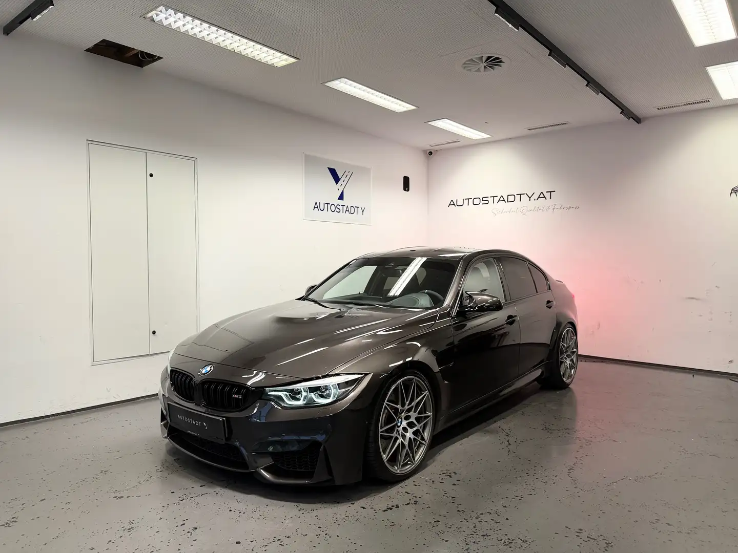 BMW M3 F80 Jatoba Metallic Individual Selten Braun - 1