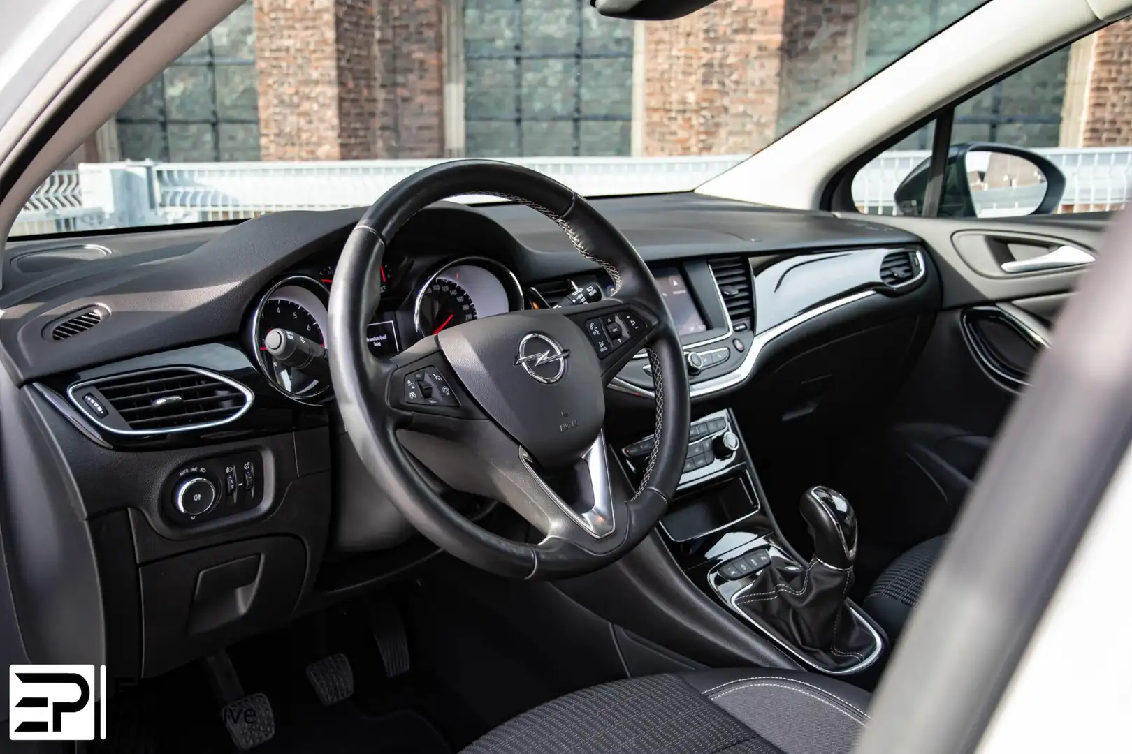 Opel Astra 1.2 Design & Tech|Stuur&Stoel verwarm|AppleCarPla - 2