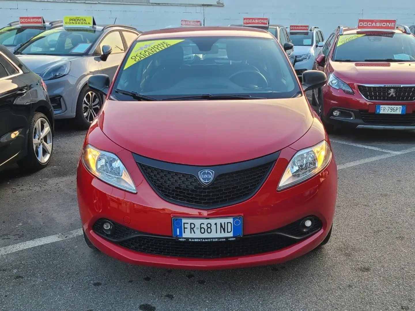 Lancia Ypsilon 1.2 69 CV 5 porte Elefantino Blu Unicaproprietaria Rosso - 2