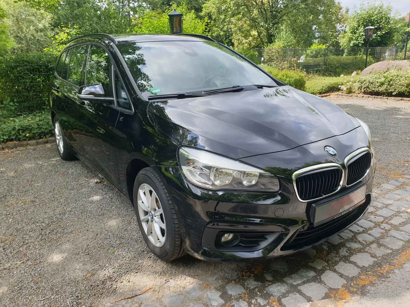 BMW 216 216 i Advantage Schwarz - 2