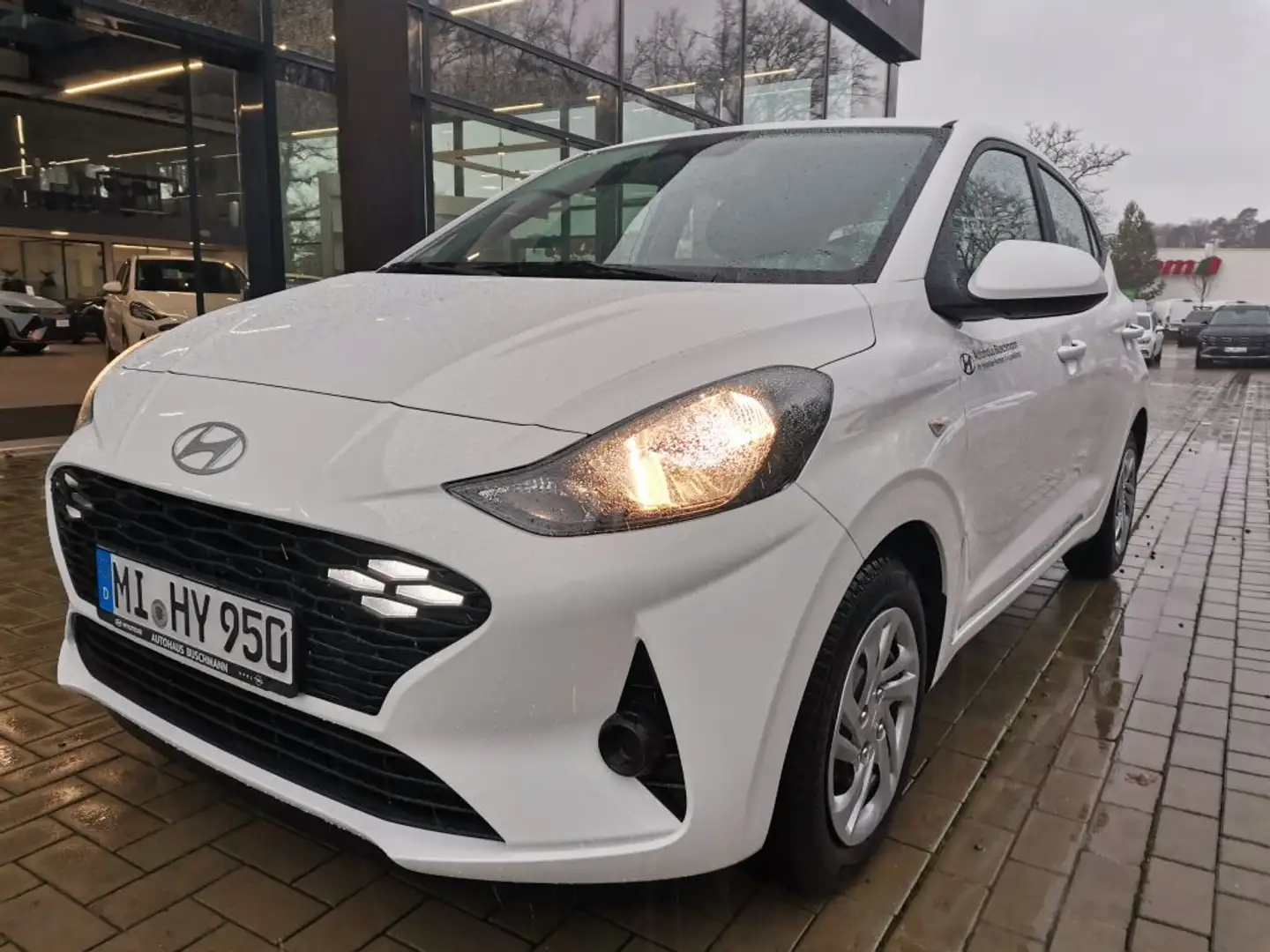 Hyundai i10 1.0 Select +RFK+LED+NAVI+MFL+ Weiß - 1