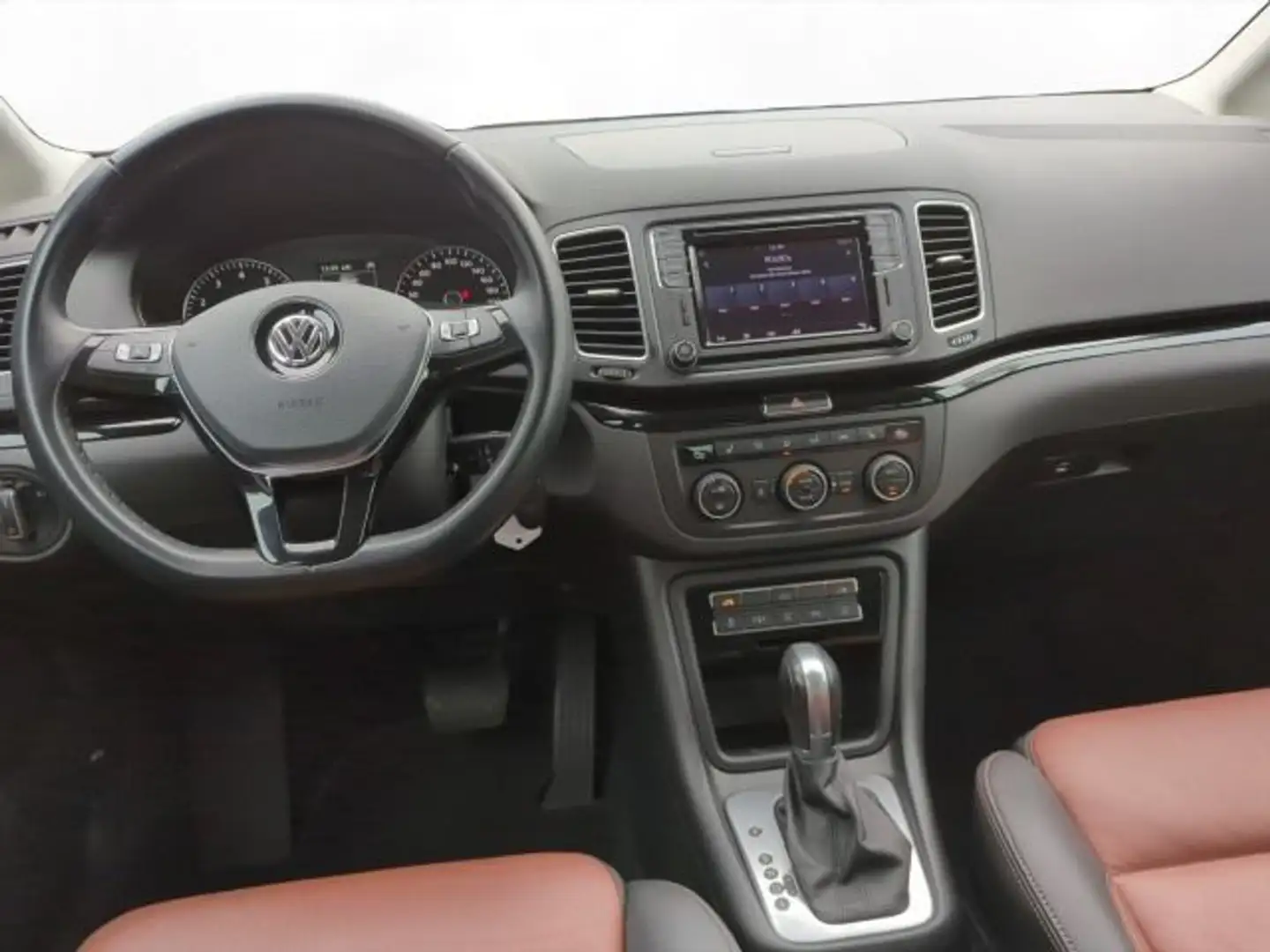 Volkswagen Sharan 1.4 TSI Highline Black Style Xenon StHz D Gris - 2