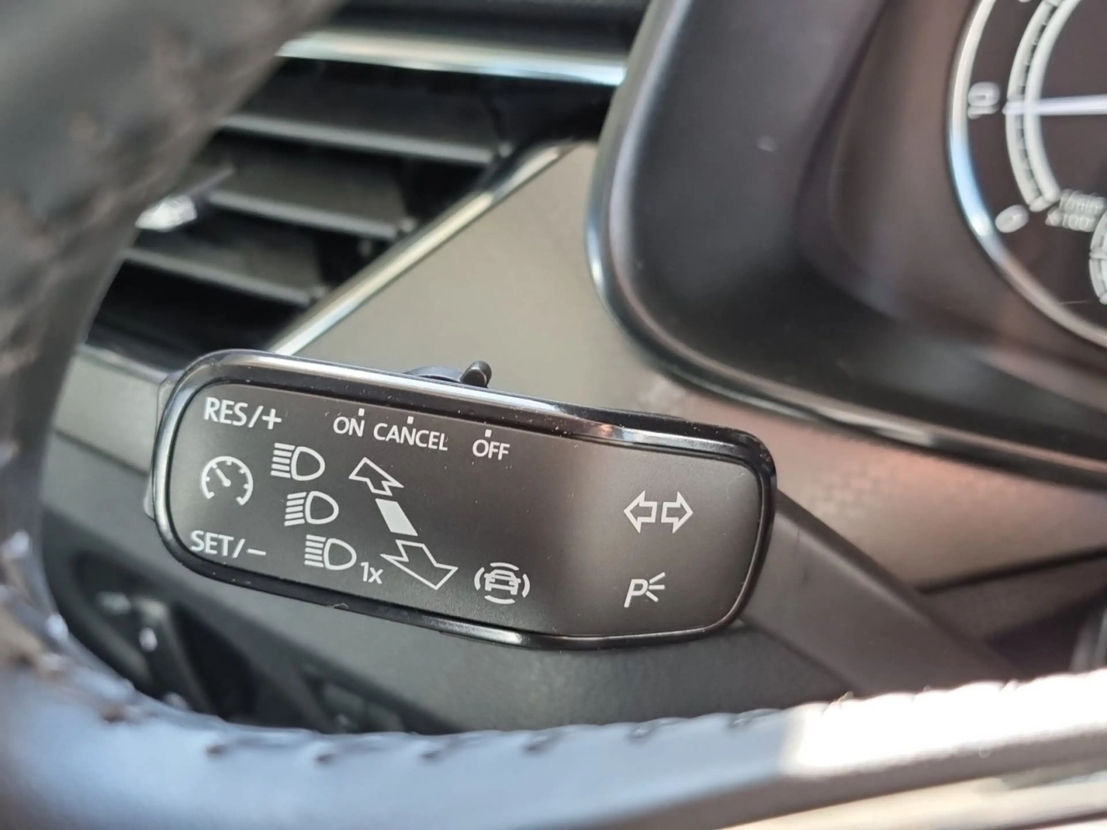 Skoda Kamiq Clever TSI Sitzhzg LED KLIMA GRA CarPlay — photo 16
