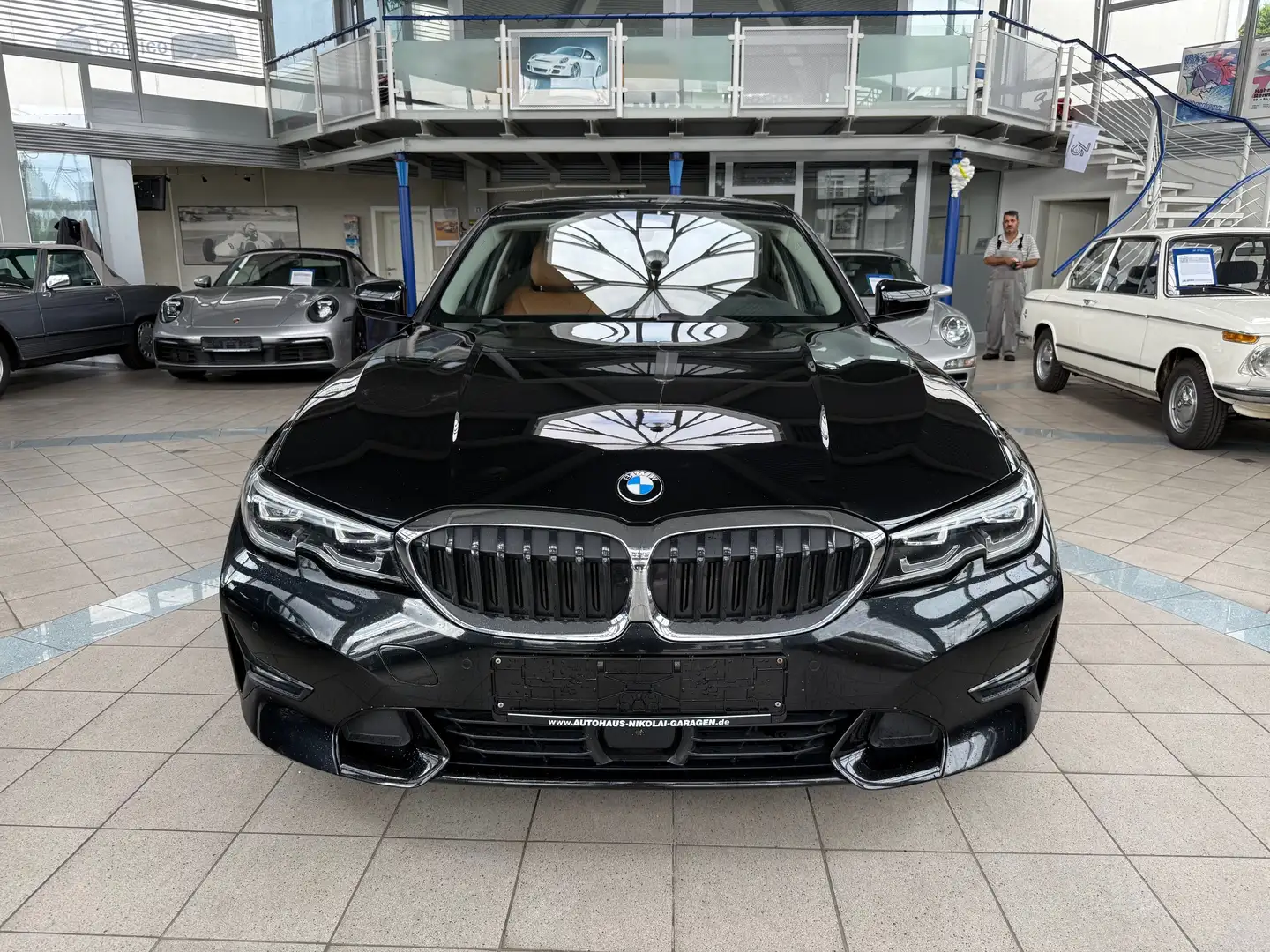 BMW 330 330 d Sport Line Aut. Schwarz - 2