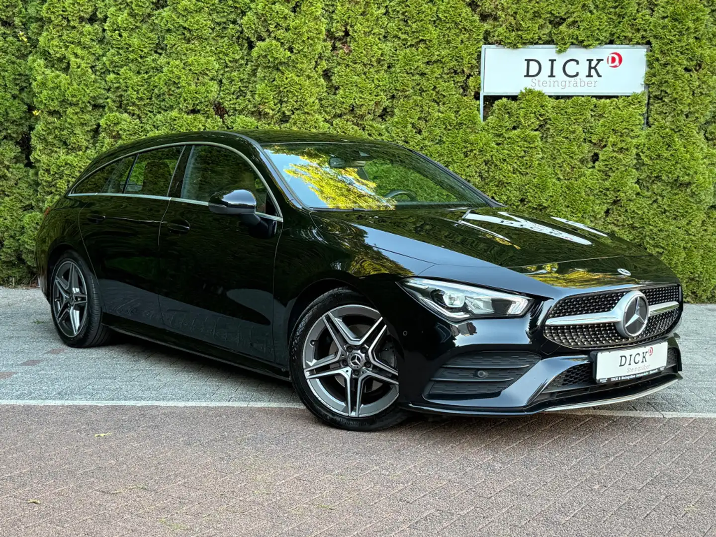 Mercedes-Benz CLA 200 AMG LINE 8G LED+AHK+STHZ Schwarz - 1