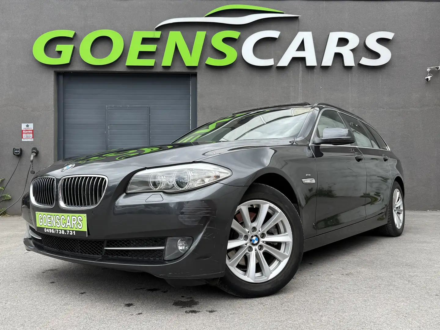 BMW 520 Touring 520dA BOITE AUTO,TOIT OUV,CUIR,GPS !! Gris - 1
