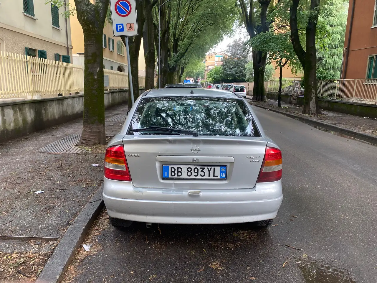 Opel Astra II 1998 5p 1.4i 16v Club, foto 2