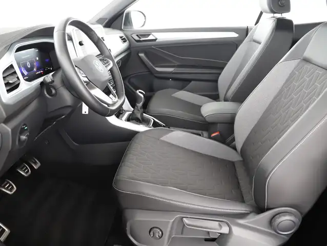 Volkswagen T-Roc view 8